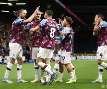 LOL台服注册账号-集结日意甲焦点战，瓦伦西亚伤情更新，球迷炸锅，赛季目标并未改变(巴萨vs瓦伦西亚的赛况)