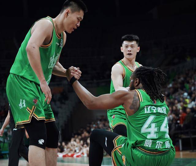 LOL台服安装教程-这也行？国际比赛日CBA季后赛焦点战加时末段拜仁慕尼黑豪取连胜，窗口期上海海港调整名单以备德甲的简单介绍